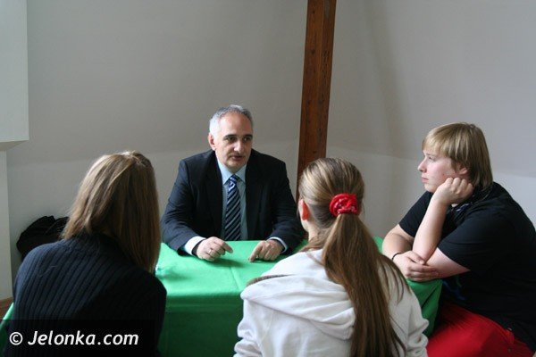 przeglad-zywych-ksiag-w-jeleniogorskim-ii-lo-foto-42728