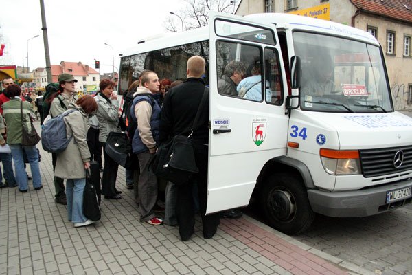 Za przejazd do stolicy Dolnego Śląska Krychą trzeba zapłacić mniej więcej tyle samo, co autobusami PKS.