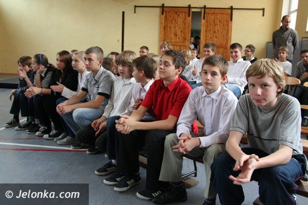 uczniowie-przy-ul-grunwaldzkiej-maja-nowe-boiska-foto-42751