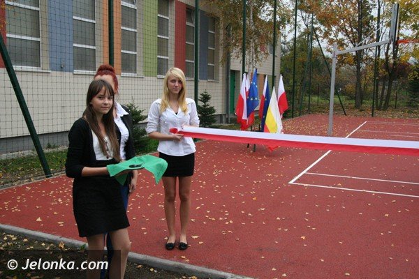 uczniowie-przy-ul-grunwaldzkiej-maja-nowe-boiska-foto-42751