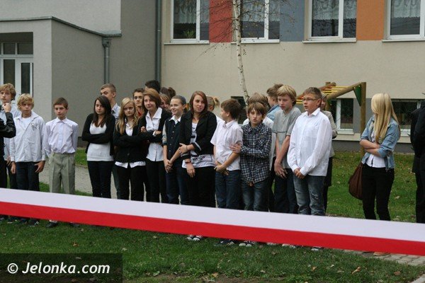 uczniowie-przy-ul-grunwaldzkiej-maja-nowe-boiska-foto-42751