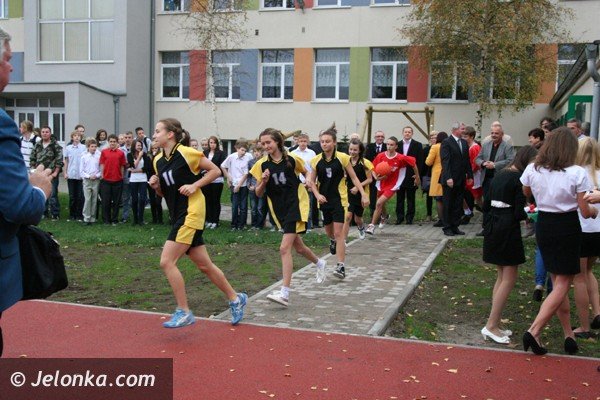 uczniowie-przy-ul-grunwaldzkiej-maja-nowe-boiska-foto-42751