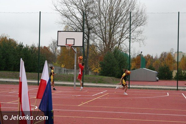 uczniowie-przy-ul-grunwaldzkiej-maja-nowe-boiska-foto-42751