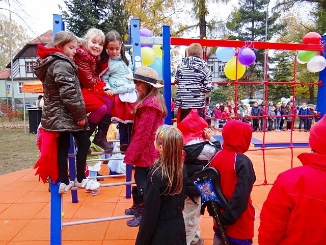 nowy-plac-zabaw-w-sobieszowie-juz-suzy-dzieciom-foto-42755