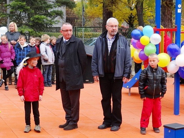 nowy-plac-zabaw-w-sobieszowie-juz-suzy-dzieciom-foto-42755