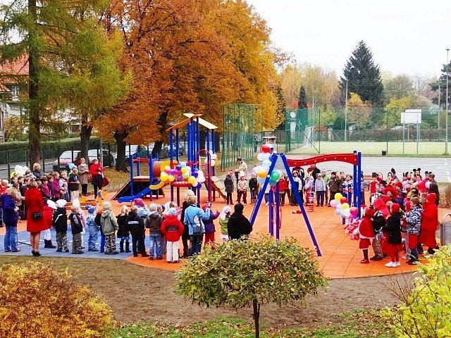 nowy-plac-zabaw-w-sobieszowie-juz-suzy-dzieciom-foto-42755