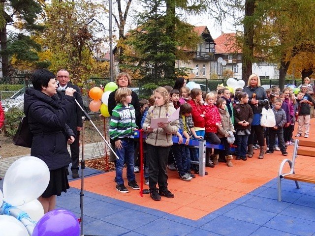 nowy-plac-zabaw-w-sobieszowie-juz-suzy-dzieciom-foto-42755