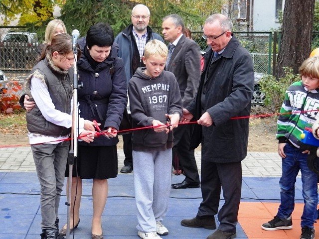 nowy-plac-zabaw-w-sobieszowie-juz-suzy-dzieciom-foto-42755