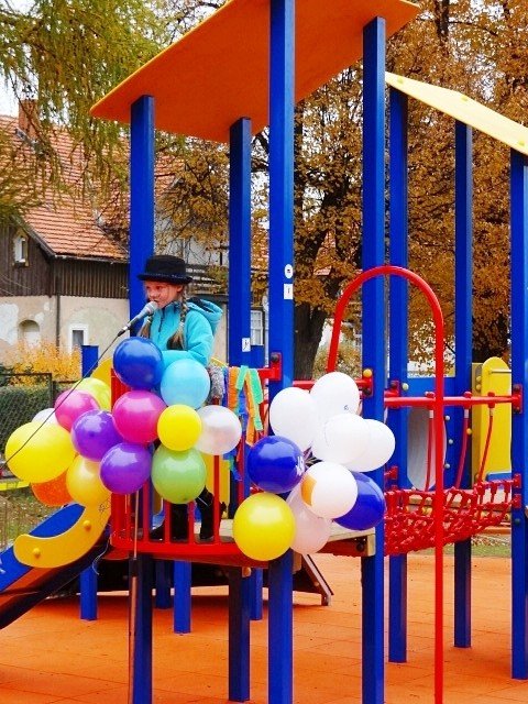 nowy-plac-zabaw-w-sobieszowie-juz-suzy-dzieciom-foto-42755
