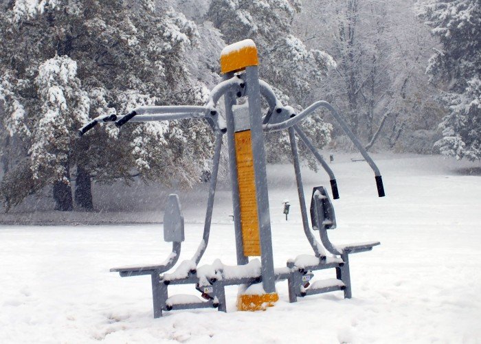 fitnes-na-wzgorzu-kosciuszki-jeleniogorzanie-cwicza-tu-nawet-w-sniegu-foto-42786
