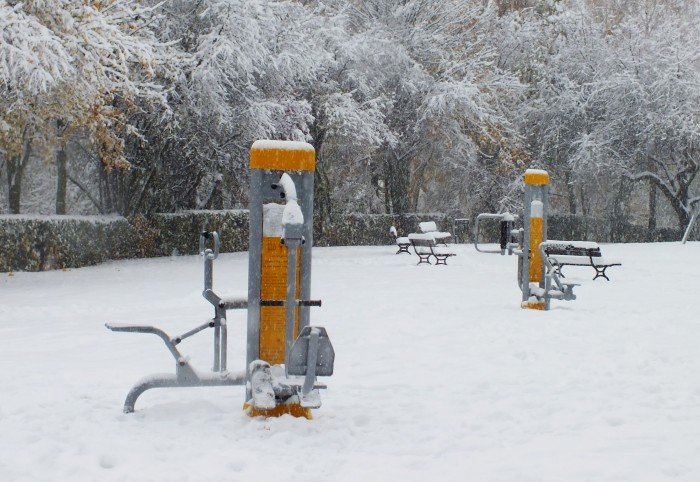 fitnes-na-wzgorzu-kosciuszki-jeleniogorzanie-cwicza-tu-nawet-w-sniegu-foto-42786