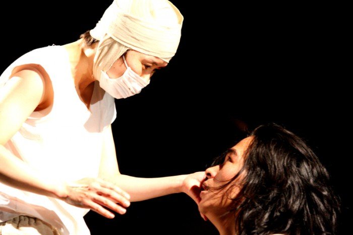 japonski-teatr-ekspresji-o-wadzy-przemocy-sprawiedliwosci-foto-42797