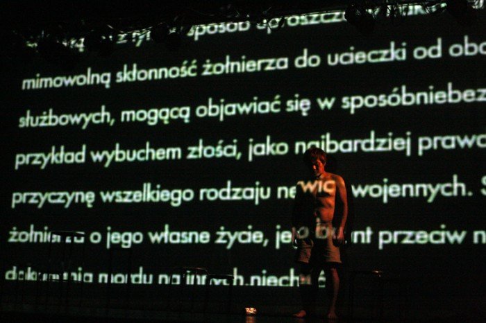 japonski-teatr-ekspresji-o-wadzy-przemocy-sprawiedliwosci-foto-42797