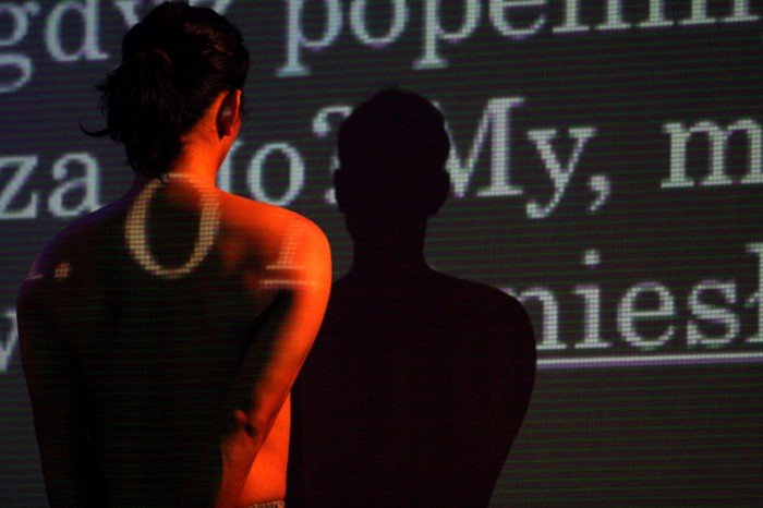 japonski-teatr-ekspresji-o-wadzy-przemocy-sprawiedliwosci-foto-42797