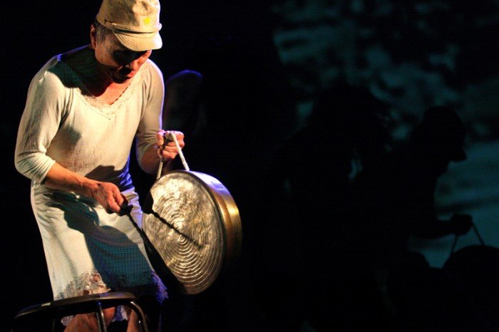 japonski-teatr-ekspresji-o-wadzy-przemocy-sprawiedliwosci-foto-42797