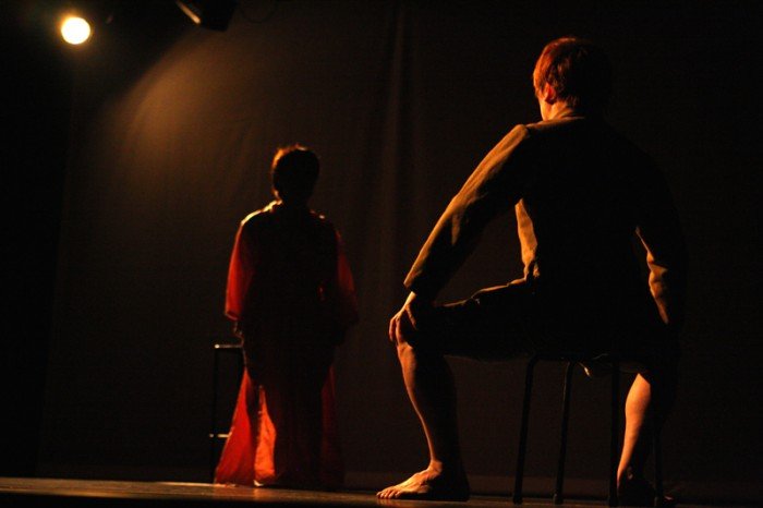 japonski-teatr-ekspresji-o-wadzy-przemocy-sprawiedliwosci-foto-42797