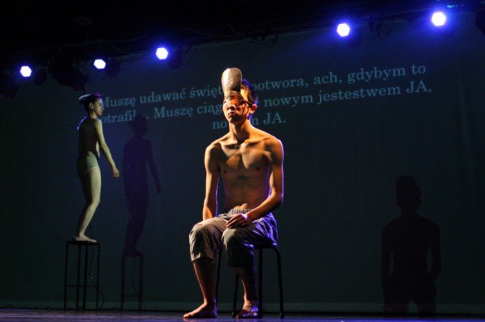 japonski-teatr-ekspresji-o-wadzy-przemocy-sprawiedliwosci-foto-42797