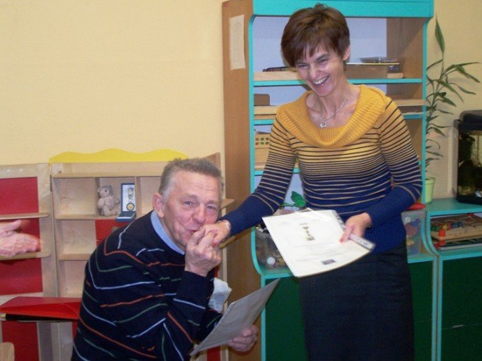 jeleniogorski-kawaler-orderu-usmiechu-promowa-czytelnictwo-min-w-stolicy-42802