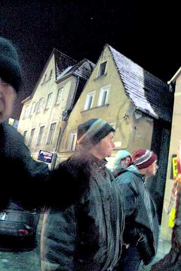 Budynek stojący naprzeciwko Baszty Grodzkiej w środku został wypalony.