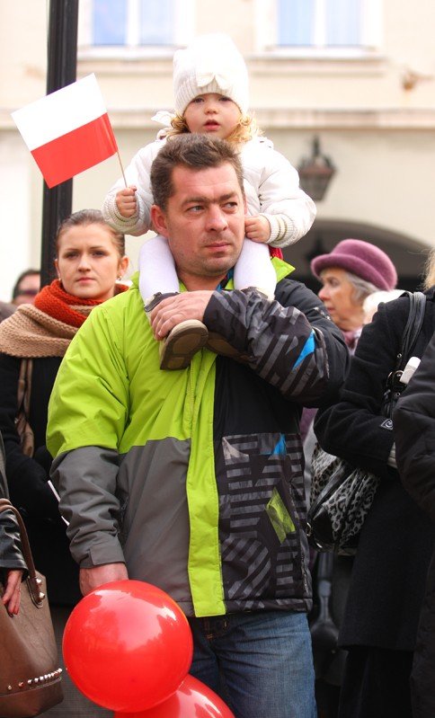 radosne-i-spokojne-obchody-dnia-niepodlegosci-foto-43029