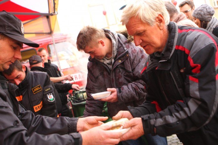radosne-i-spokojne-obchody-dnia-niepodlegosci-foto-43029