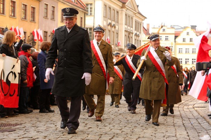 radosne-i-spokojne-obchody-dnia-niepodlegosci-foto-43029