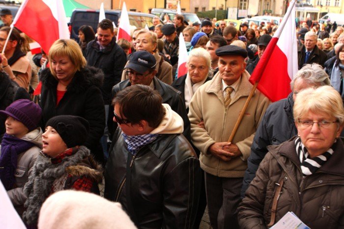 radosne-i-spokojne-obchody-dnia-niepodlegosci-foto-43029
