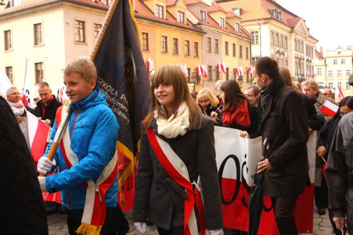 radosne-i-spokojne-obchody-dnia-niepodlegosci-foto-43029