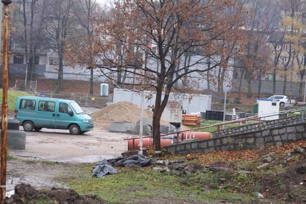 co-ze-stadionem-przy-ul-zotniczej-foto-43038