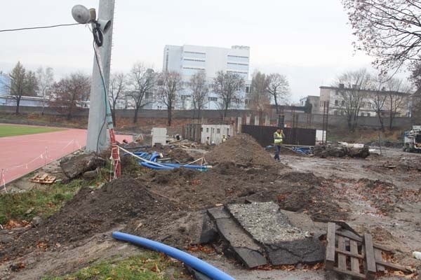 co-ze-stadionem-przy-ul-zotniczej-foto-43038