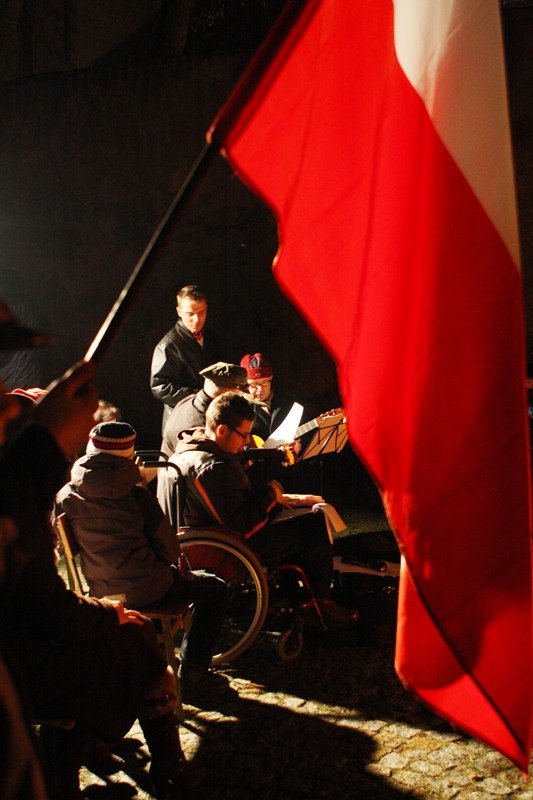 jeleniogorzanie-wzniecili-ogien-patriotyzmu-foto-43039