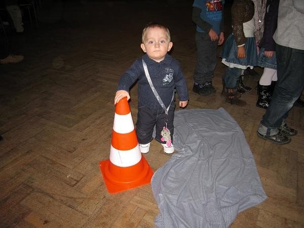 dzieci-z-dziwiszowa-beda-widoczne-na-drodze-foto-43043