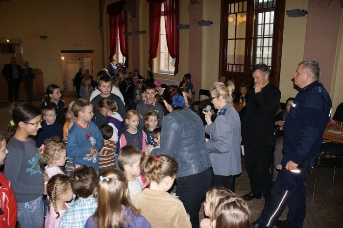 dzieci-z-dziwiszowa-beda-widoczne-na-drodze-foto-43043