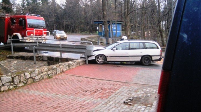 uderzy-w-bariere-przez-predkosc-foto-43045