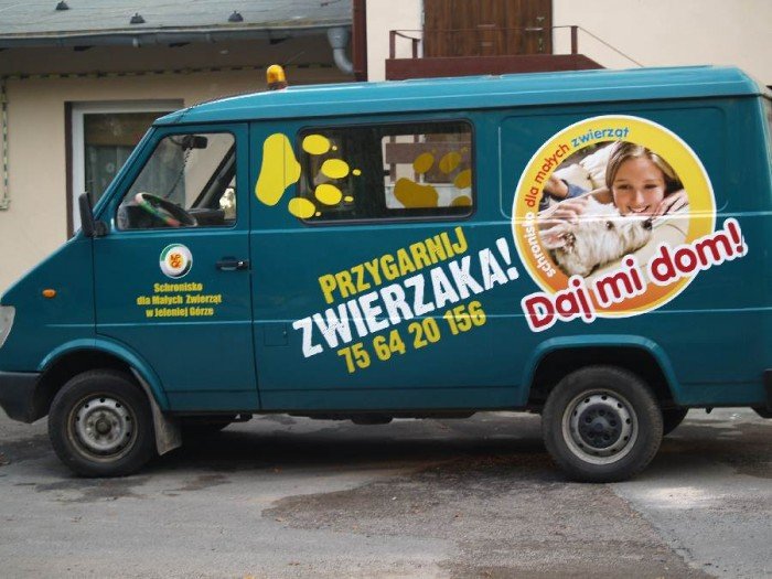 schronisko-dla-zwierzat-dostao-samochod-43058