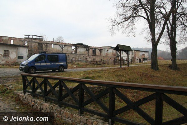 nie-ma-spokoju-w-dworze-czarne-policja-jest-wzywana-do-waman-na-zamku-o-co-chodzi-foto-43059