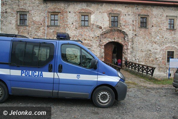 nie-ma-spokoju-w-dworze-czarne-policja-jest-wzywana-do-waman-na-zamku-o-co-chodzi-foto-43059