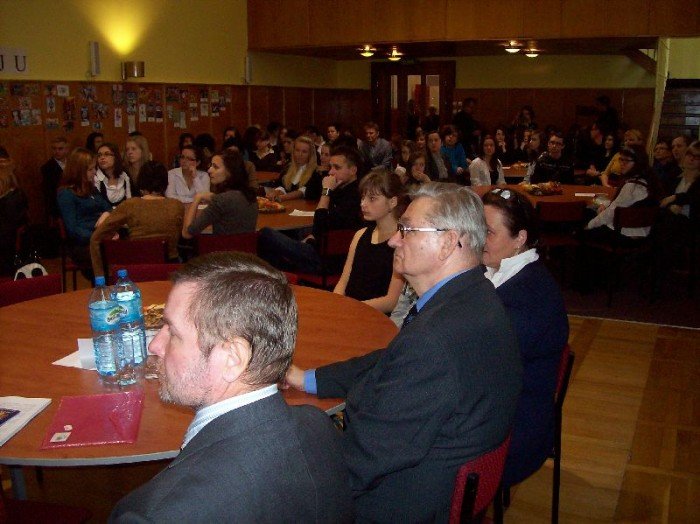 goscie-z-fundacji-goi-goscili-w-ekonomie-przywiezli-sup-pokoju-foto-43078