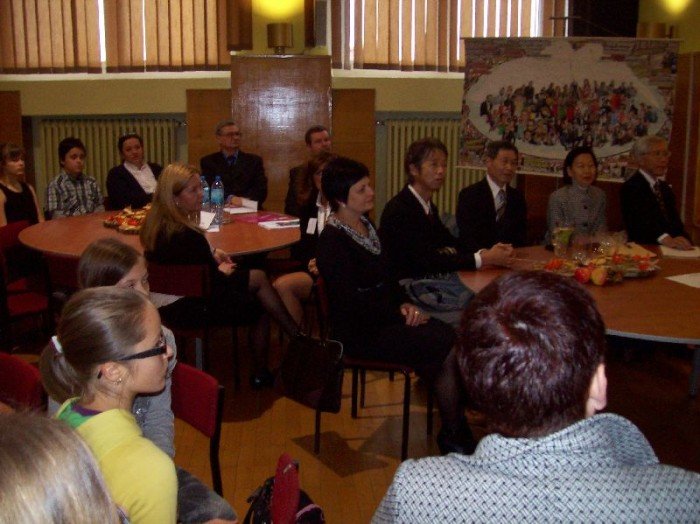 goscie-z-fundacji-goi-goscili-w-ekonomie-przywiezli-sup-pokoju-foto-43078