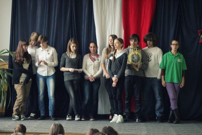 tak-swietowano-dzien-niepodlegosci-w-jeleniogorskim-gimnazjum-nr-1-foto-43104