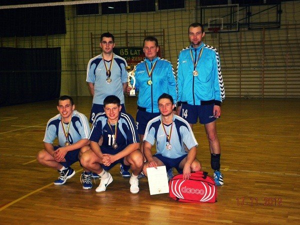 zawodnicy-z-janowic-wielkich-wicemistrzami-dolnego-slaska-w-pice-siatkowej-43215