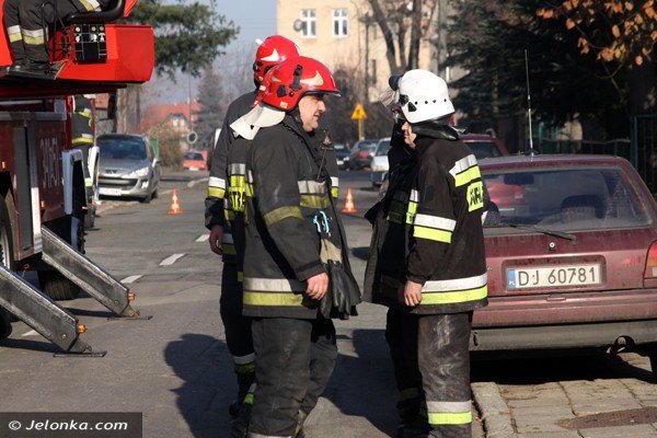 pozar-sadzy-w-kominie-wielorodzinnego-domu-w-cieplicach-ewakuowano-mieszkancow-foto-43226