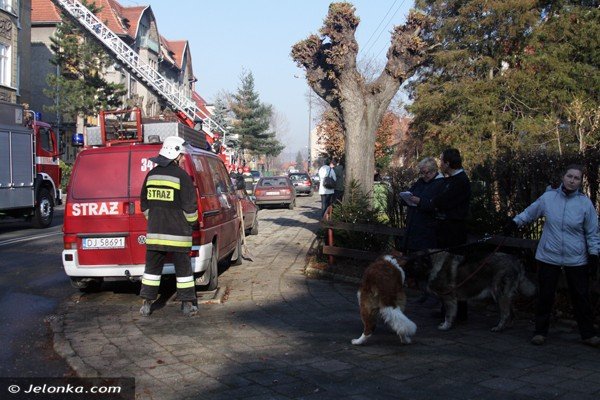 pozar-sadzy-w-kominie-wielorodzinnego-domu-w-cieplicach-ewakuowano-mieszkancow-foto-43226