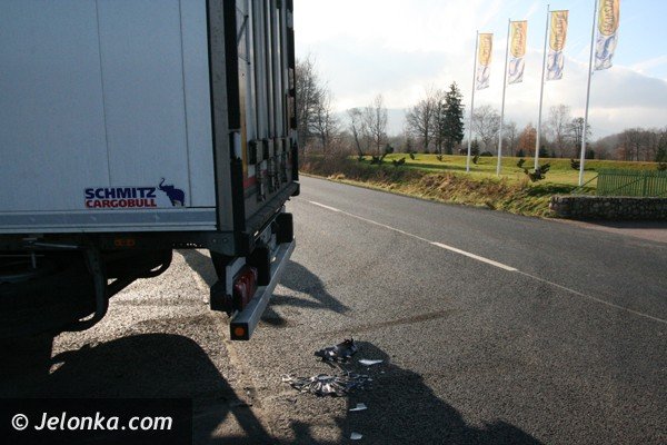 kierowca-audi-uderzy-w-tira-na-trasie-do-karpacza-foto-43228