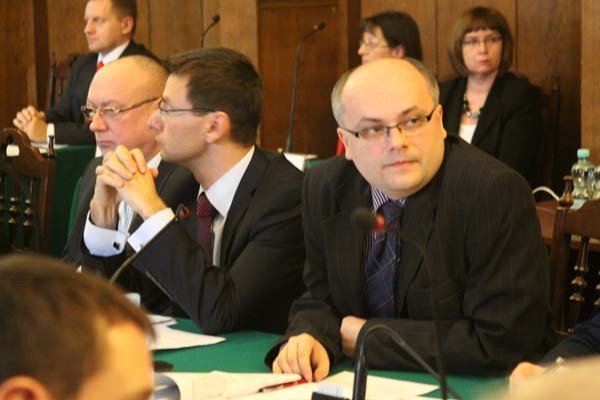 jeleniogorzanie-krzywdzeni-przez-nfz-o-tym-debatowali-miejscy-radni-foto-43325