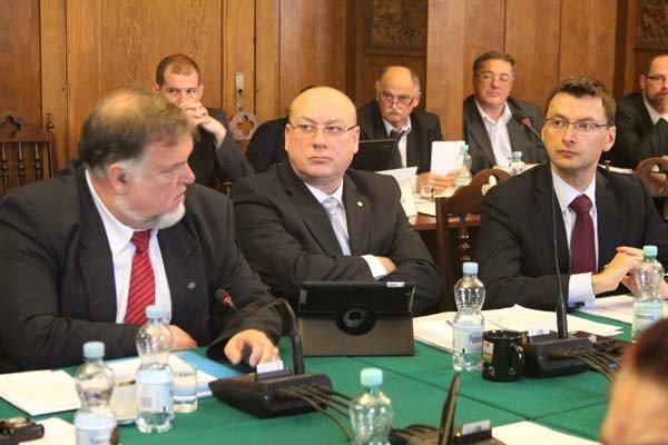 jeleniogorzanie-krzywdzeni-przez-nfz-o-tym-debatowali-miejscy-radni-foto-43325