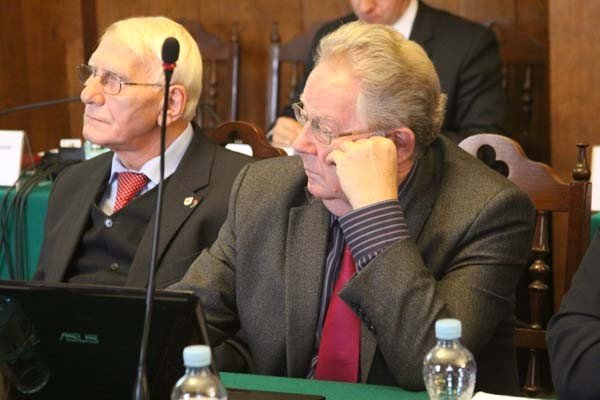 jeleniogorzanie-krzywdzeni-przez-nfz-o-tym-debatowali-miejscy-radni-foto-43325