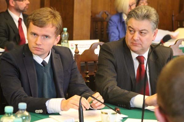 jeleniogorzanie-krzywdzeni-przez-nfz-o-tym-debatowali-miejscy-radni-foto-43325