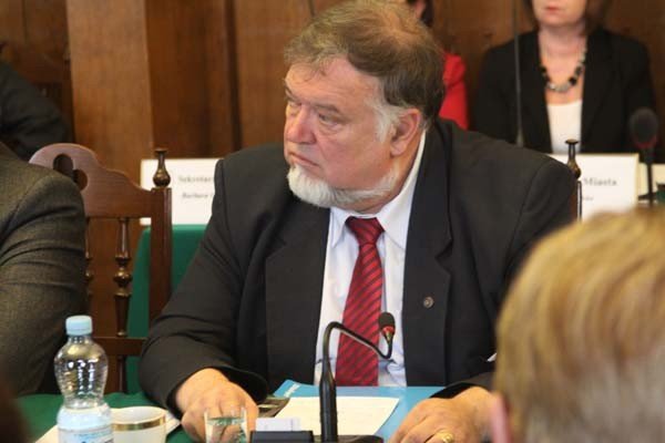 jeleniogorzanie-krzywdzeni-przez-nfz-o-tym-debatowali-miejscy-radni-foto-43325