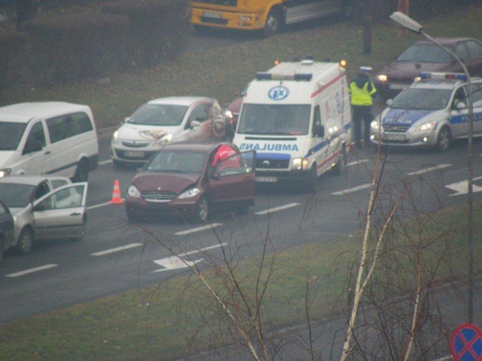 zderzenie-trzech-aut-na-al-jana-pawa-ii-foto-43334